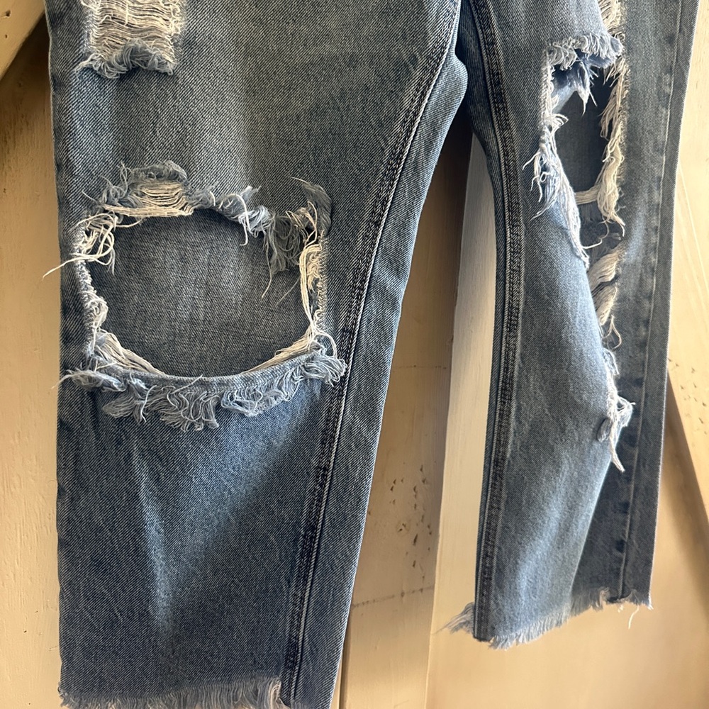 Old Navy High Rise Slouchy Straight Distressed Cropped Jeans Women’s Size 12 - Picture 4 of 7